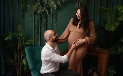 Sesja ciążowa w studiu – magia oczekiwania na maleństwo 🌸🤰